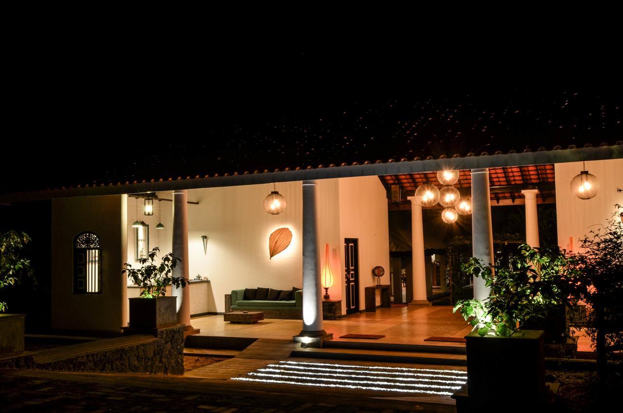 Rangiri Dambulla Resort Exterior photo